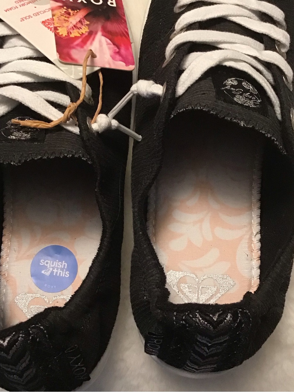 Roxy Bayshore III Slip on Canvas Sneakers. Size 9 NWT - Picture 4 of 8